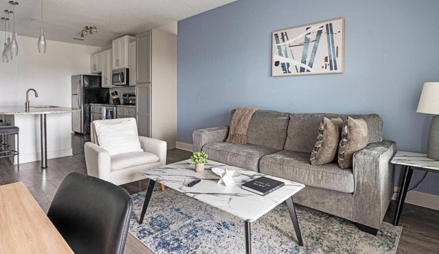 Landing | Chic 1BD, Pool, Clubhouse