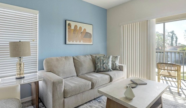 Landing | Chic 1BD, Tennis Court, Courtyard