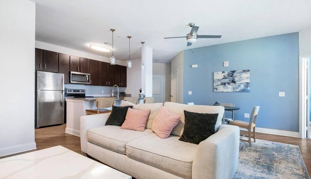 Landing | Chic 1BD, Game Room