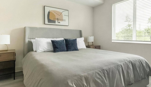 Landing | Chic 1BD, Yoga Studio, Gym