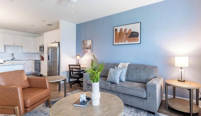 Landing | Chic 2BD, Clubhouse, Gym