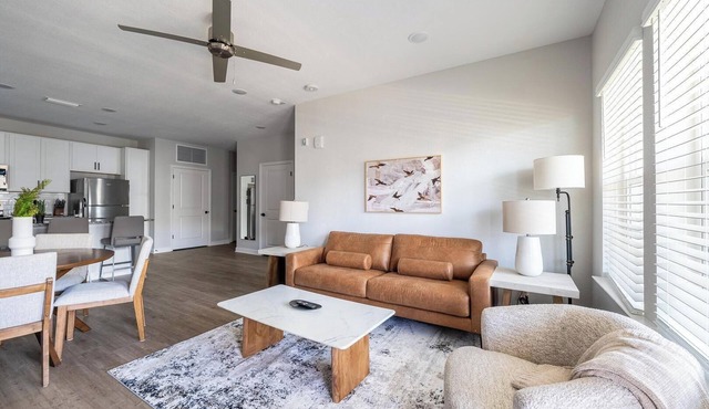 Landing | Chic 2BD, Gym, Pool