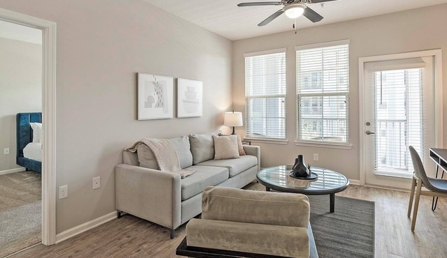 Landing | Chic 2BD, Pool, Clubhouse