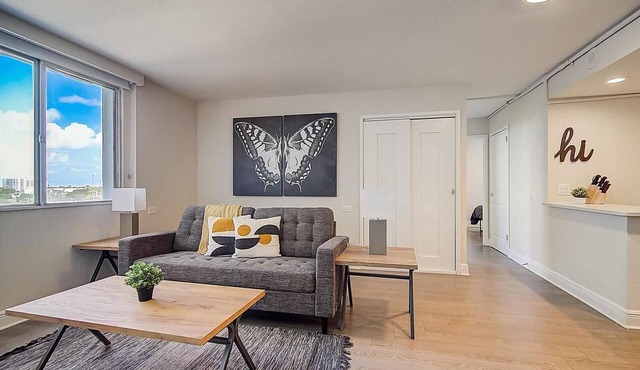 Landing | Chic 2BD, Pool, Gym