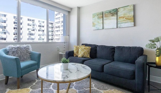 Landing | Modern 1BD, Courtyard, Clubhouse