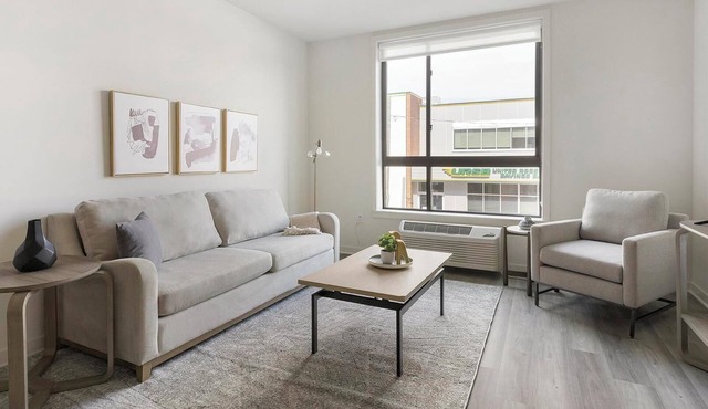 Landing | Modern 1BD, Courtyard, Rooftop Lounge
