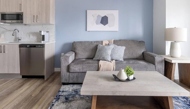 Landing | Modern 1BD, Pool