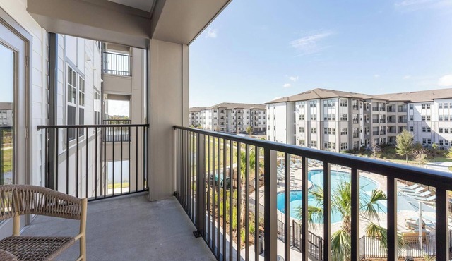 Landing | Modern 1BD, Yoga Studio