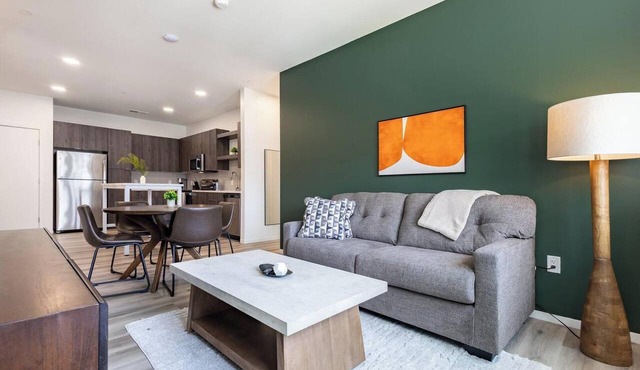 Landing | Modern 2BD in Steelpointe Harbor in Bridgeport