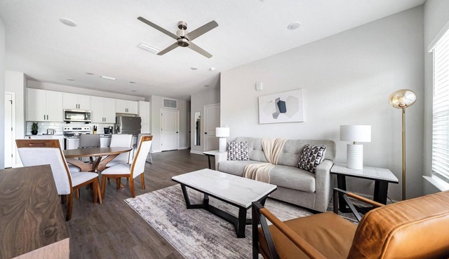 Landing | Modern 2BD, Pool, Gym