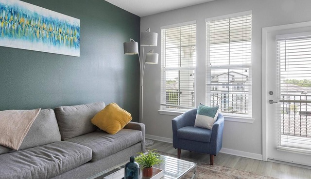 Landing | Spectacular 2BD, Gym