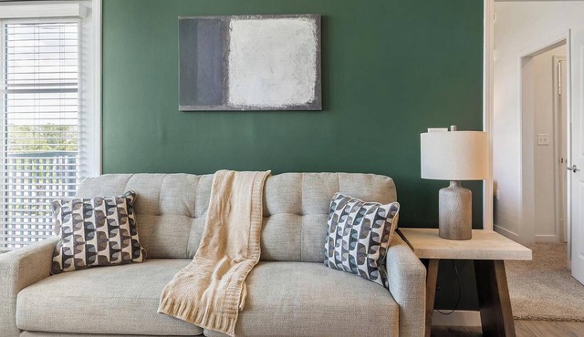 Landing | Spectacular 2BD, Clubhouse