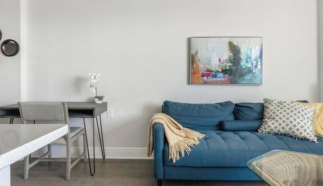 Landing | Spectacular 1BD, Pool, Clubhouse