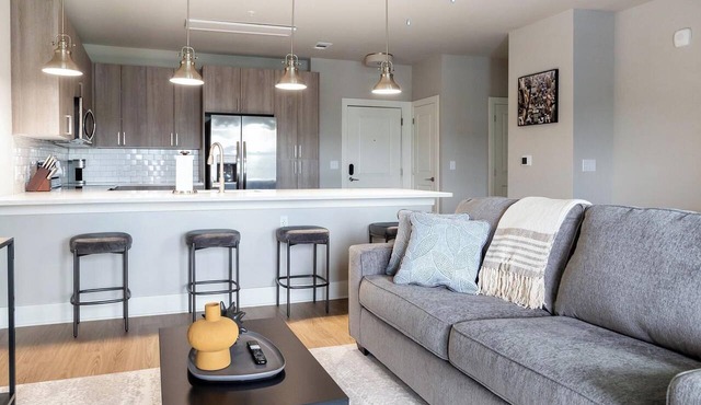 Landing | Spectacular 1BD, Clubhouse, Pool