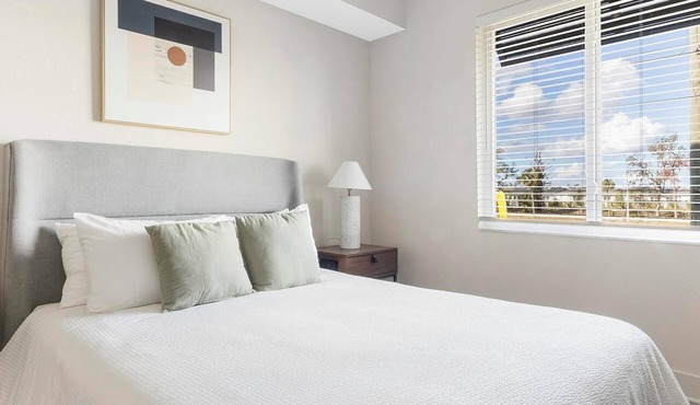 Landing | Stunning 2BD, Gym, Clubhouse