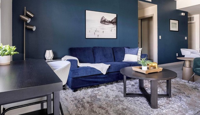Landing | Stunning 2BD, Tennis Court