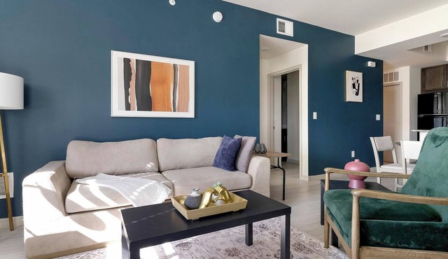 Landing | Stunning 2BD, Pool, Tennis Court