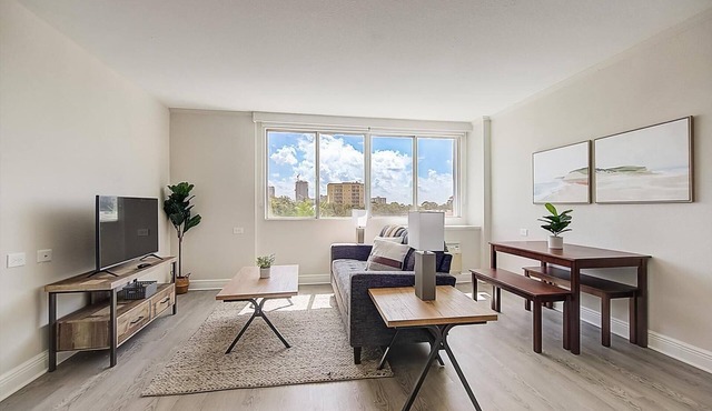 Landing | Stunning 2BD, Courtyard, Clubhouse