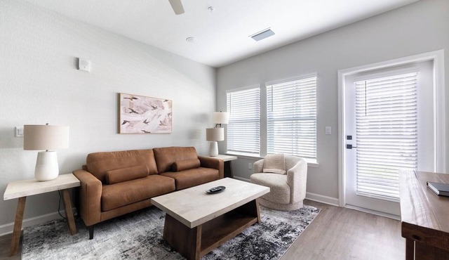Landing | Stylish 2BD, Gym, Pool