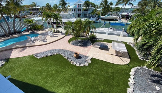 Large Canal Front Family home in the heart of Islamorada