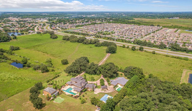 Large Family Estate Home on 30 Acres Sleeps 14