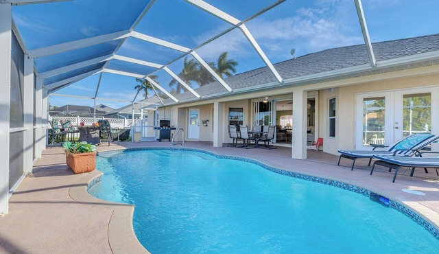 Large pool - Great view- SE Location