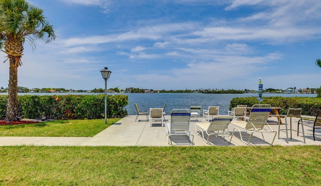 Largo Condo < 3 Mi to Indian Rocks Beach!