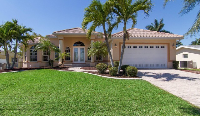 Leisure living in the Yacht Club, one of Cape Coral's most desirable locations