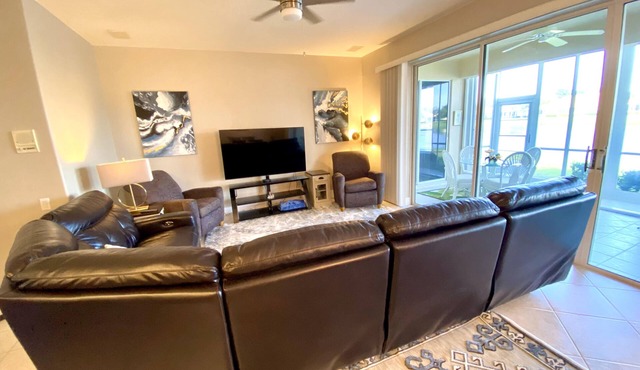 Lexington Country Club Villa, 3 bedroom 2 bath, extended lanai with water view