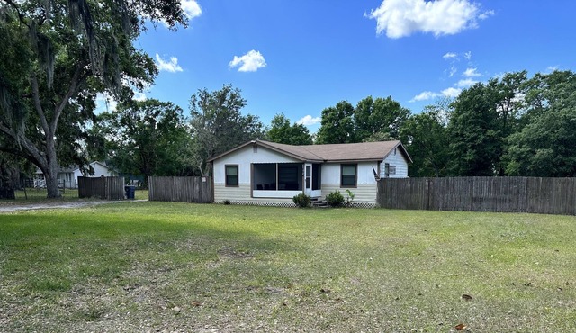 Little Country Cottage