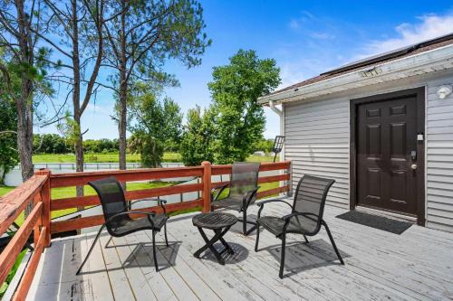 Loft Retreat Near Disney Sleeps 4 Kissimmee
