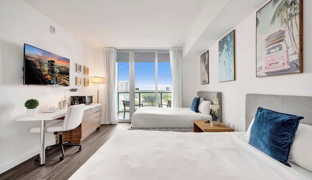 Lovely Cozy Studio - Canal View Near Beach