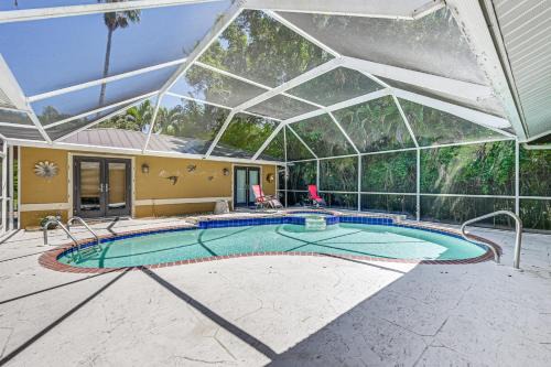 Lovely Naples Home: Backyard Oasis w/Pool!