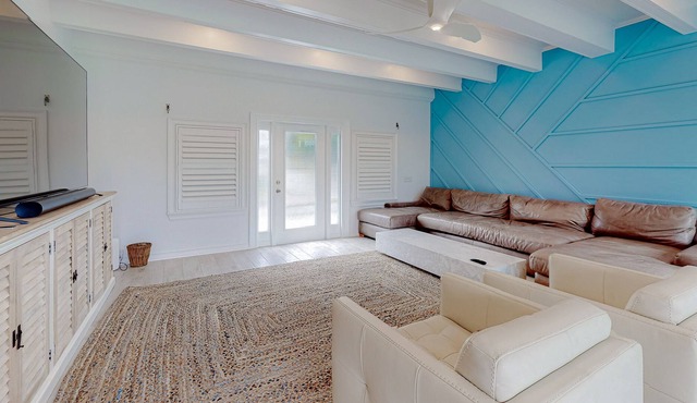 Lovely oceanfront dog-friendly home w/ beach access, central AC, & washer/dryer