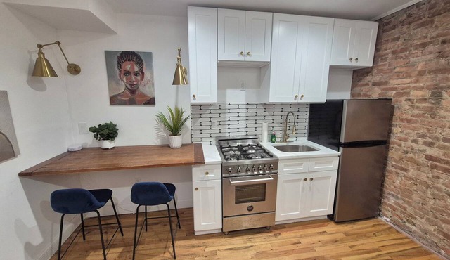 Luxury 1BR Apartment in Bed-Stuy Brownstone
