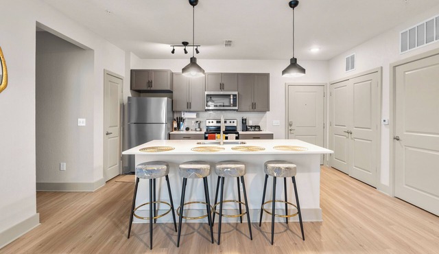 Luxury 1BR with Pool & Fire Pit