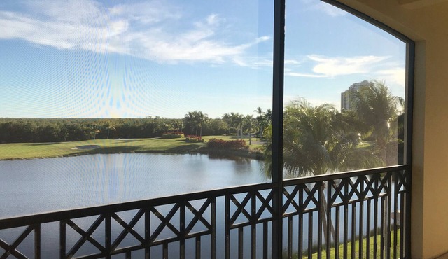 Luxury Golf Course 3/2.5 Condo with Gulf Course/Lake View!