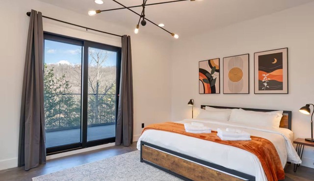 Luxury Lake Lure Vacation Rental | Sleeps 12+ | Rumbling Bald Resort | Hot Tub