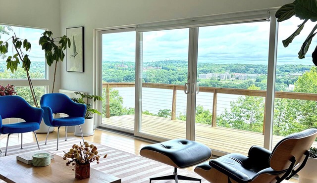 Luxury Mid Century Home on Hudson Waterfront Bluff. 4 bed/3 bath