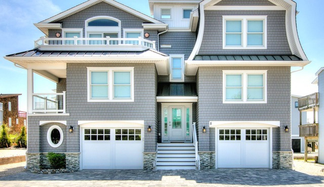 LUXURY Oceanside Beautiful 5 bed home with pool ALL INCLUSIVE