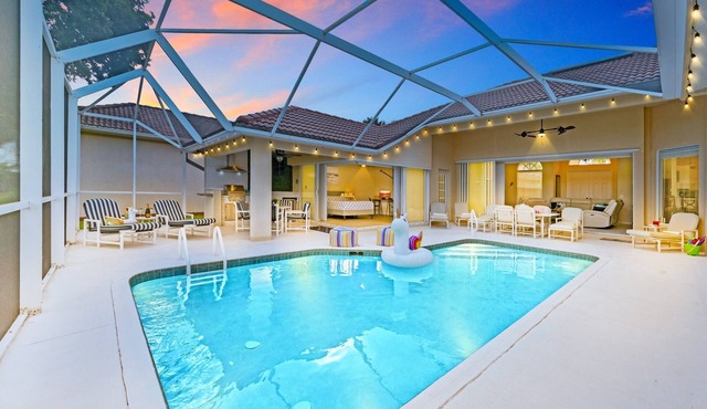 LUXURY Villa ALEXA Naples Modern Voice controlled Villa with SALT WATER POOL