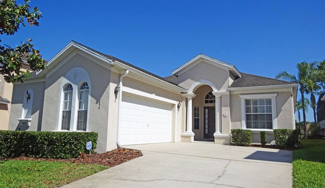Luxury Villa With Private Pool, Games Room and WiFi, Just 20 Minutes from Disney