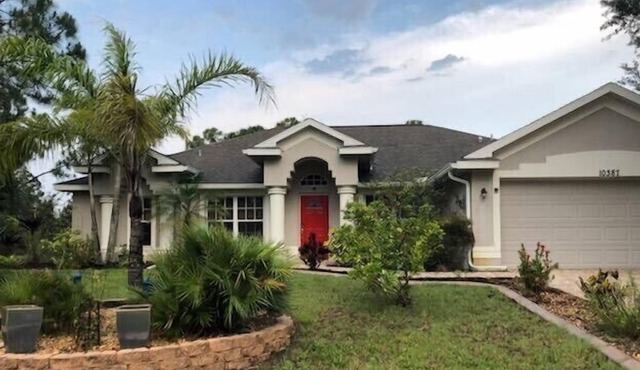 Luxury Waterfront Four Bedroom with Pool
