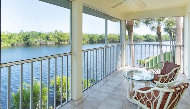 Mainsail (2-Bedroom Condo) with Pool by RedAwning