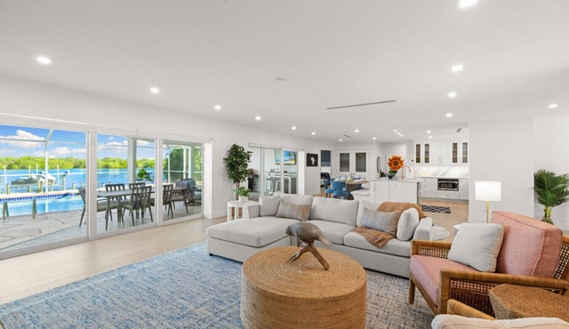Manatee Bay - Waterfront Pool Home & Walk to Bonita Beach