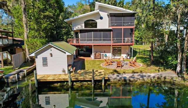 Manatee Lodge | Waterfront Escape on Clear Water
