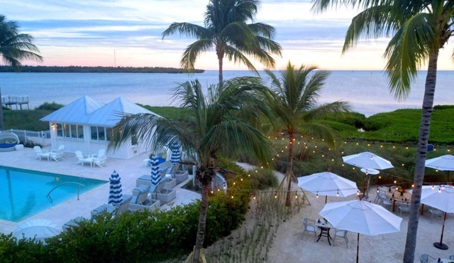Marathon Oceanfront Suite | Balcony + Dog-Friendly