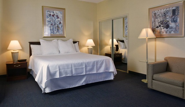 Maron Hotel And Suites