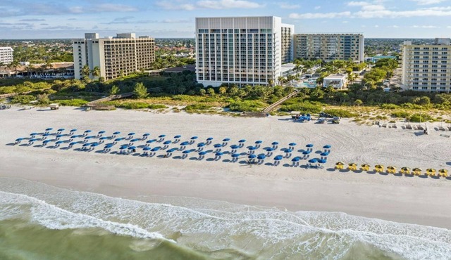 Marriott’s Crystal Shores: 2 Bd Gulf Front- Paradise Awaits on Marco Island