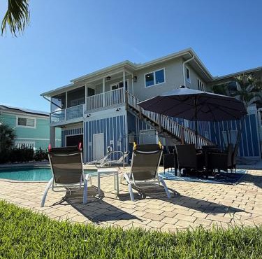 MiCasa SuCasa Entire Large Beach Home, Heated Pool & Game Room